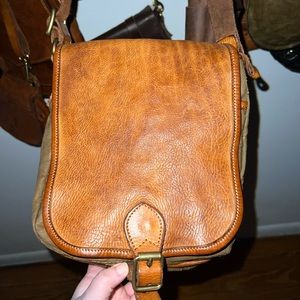 Campomaggi unisex crossbody